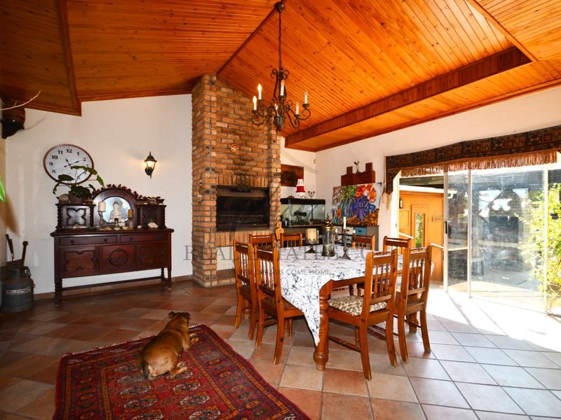 Welcome to One of Swakopmund’s Finest German-Style Homes! - Photo 6