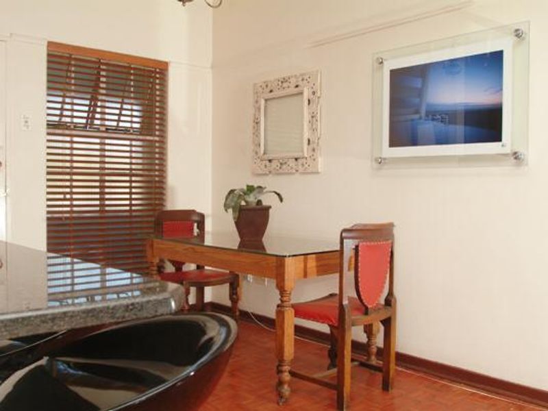 FURNISHED TWO BEDROOMS - Photo 3