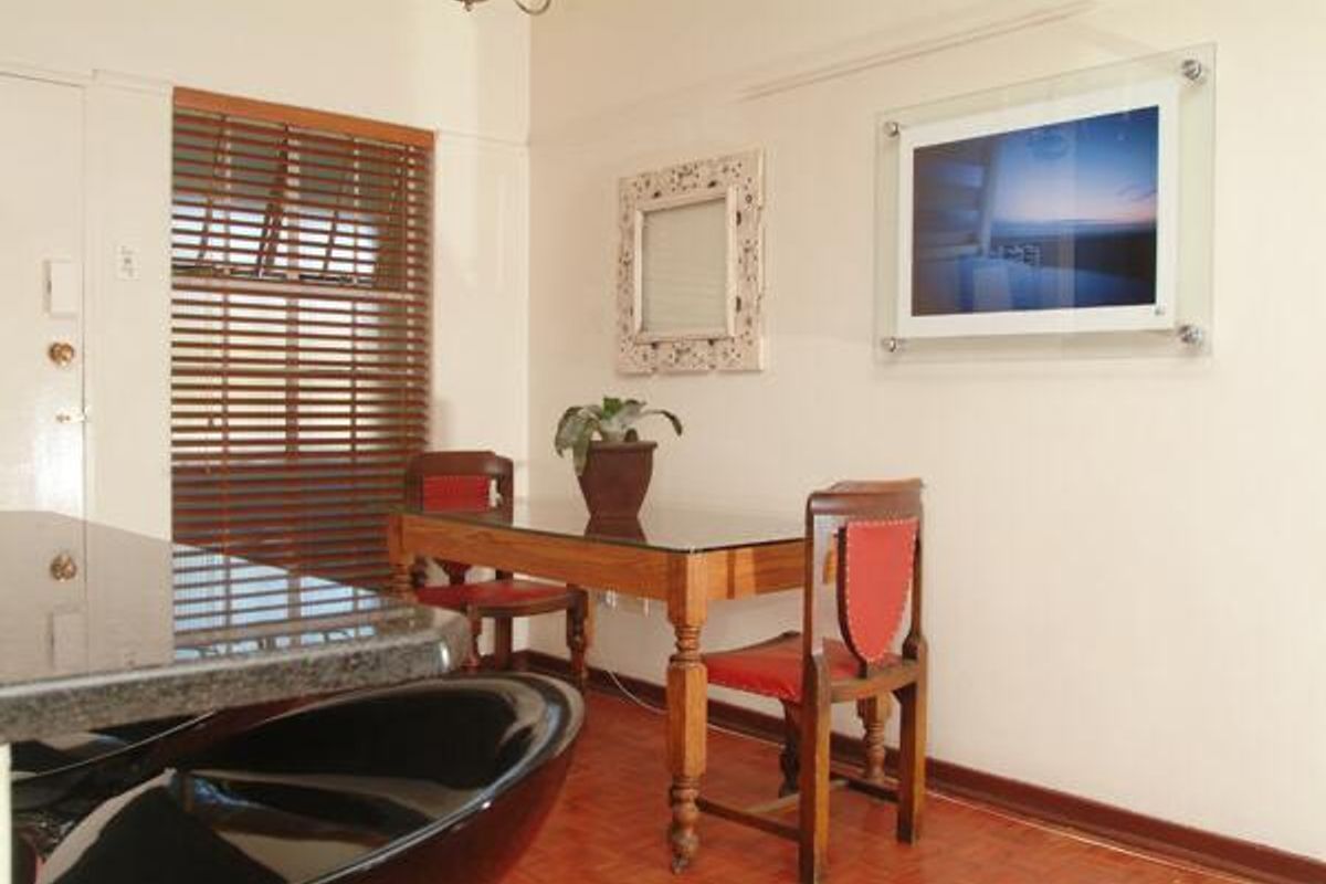 FURNISHED TWO BEDROOMS - Photo 3