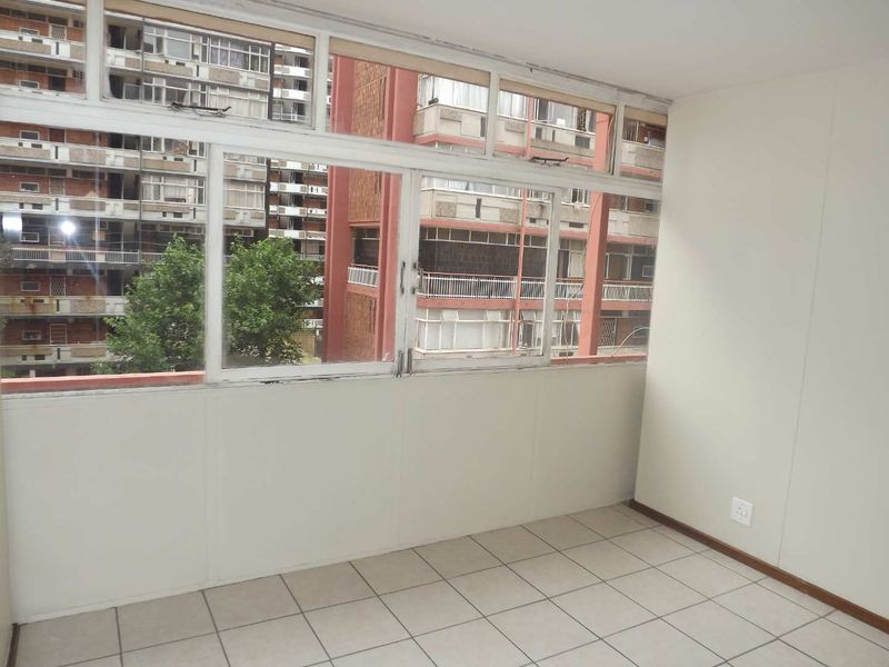 Spacious 1 Bedroom Apartment Available for Rent - Photo 8
