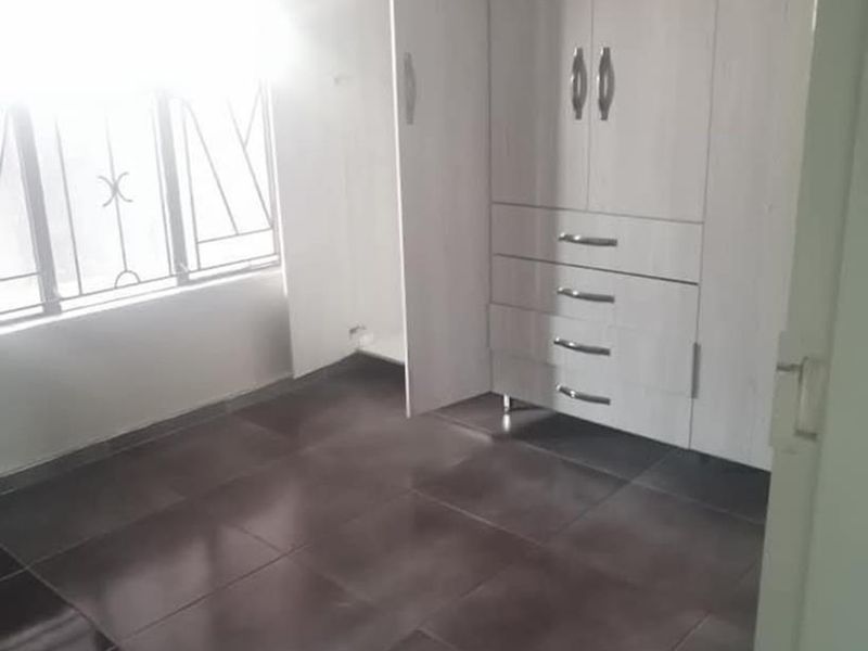 4 bedrooms house to rent in Soshanguve VV - Photo 7