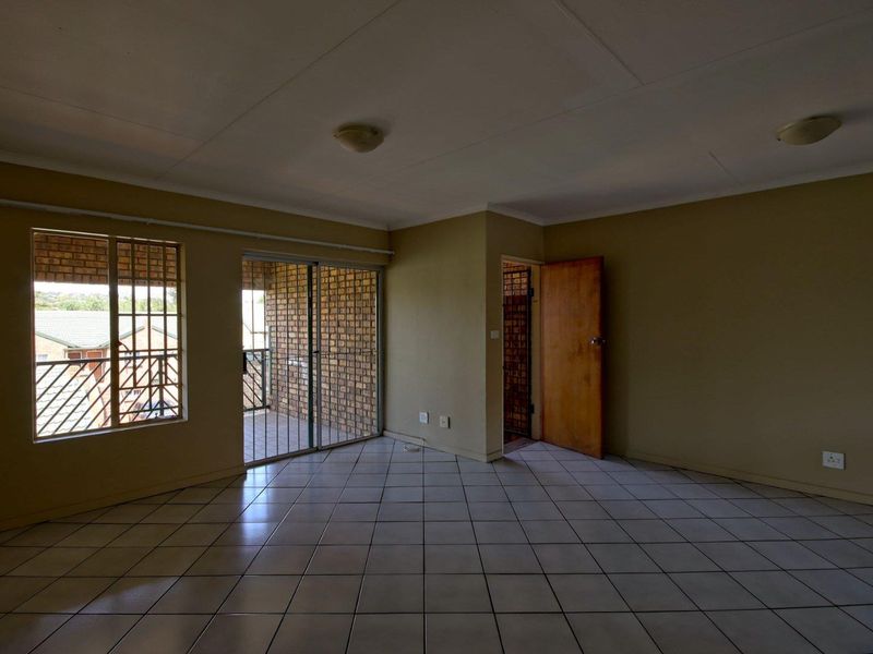 First-floor, 2 bed 1 bath unit in Faerie Glen - Photo 6