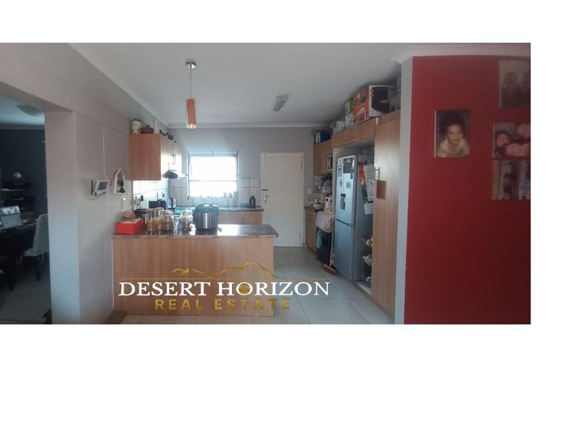 Walvis Bay, Narraville | Urgent sale - Spacious family home for sale - Photo 4