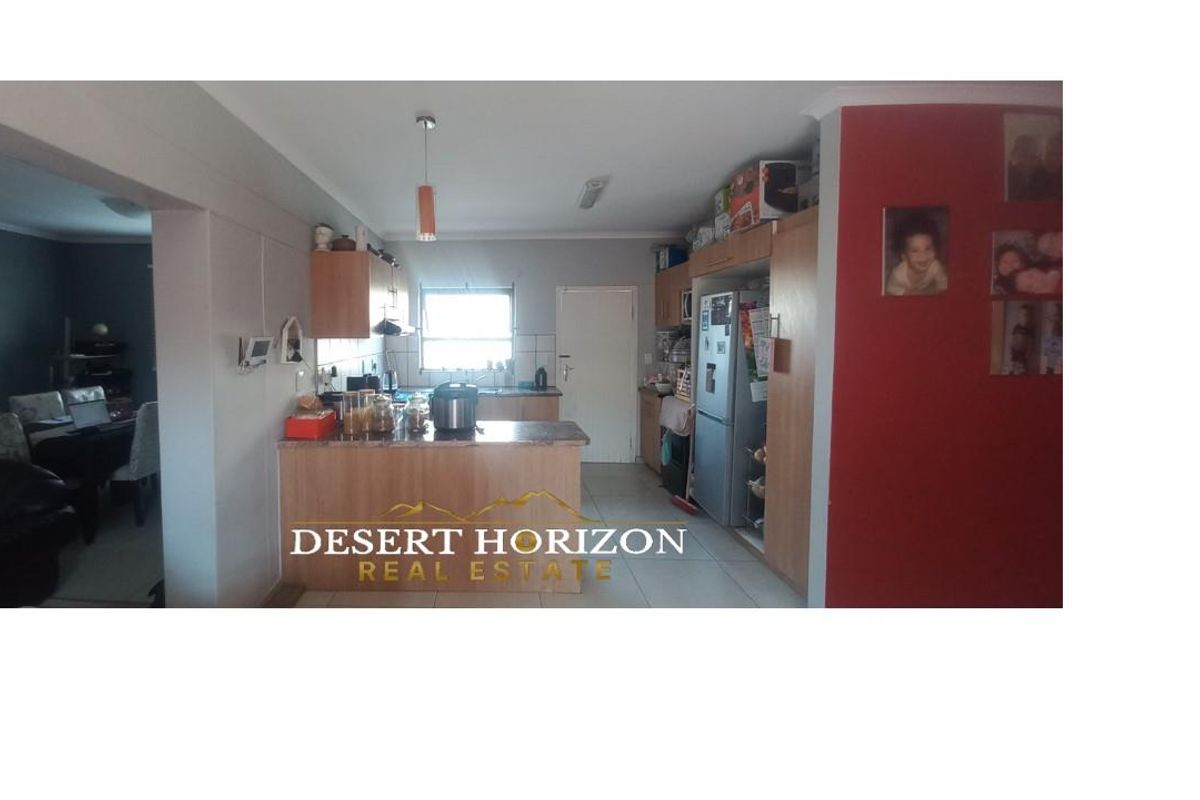 Walvis Bay, Narraville | Urgent sale - Spacious family home for sale - Photo 4