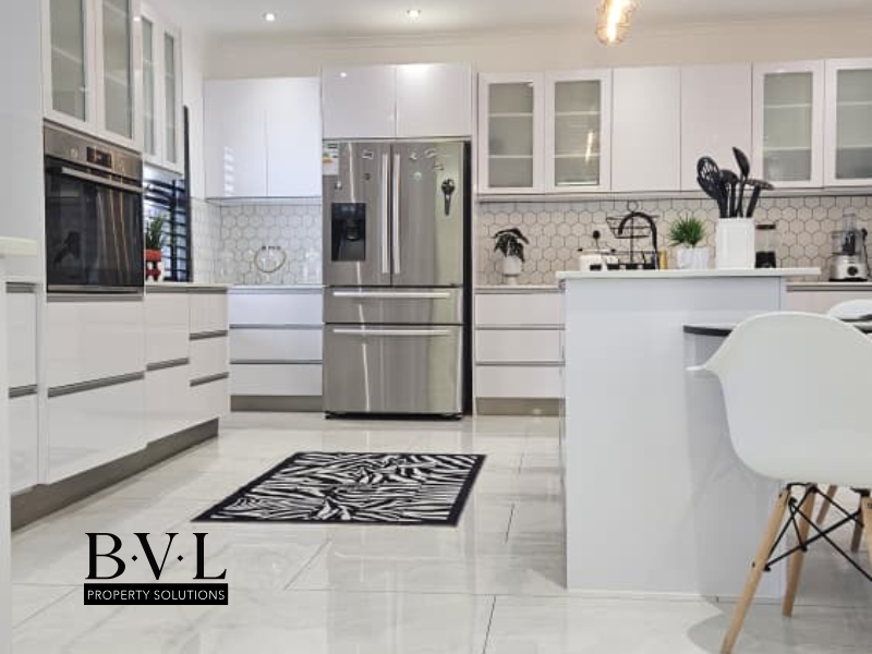 Luxury Living with the Ocean at Your Doorstep - Photo 3