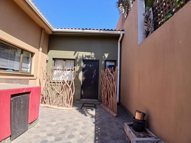 Your Chance For Uninterrupted Water Views - Photo 6