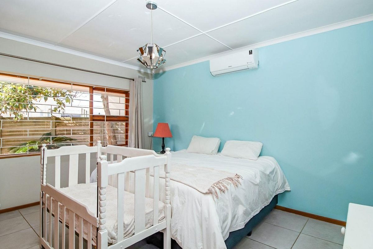 Charming Family Home in the Heart of Hartenbos - Photo 3