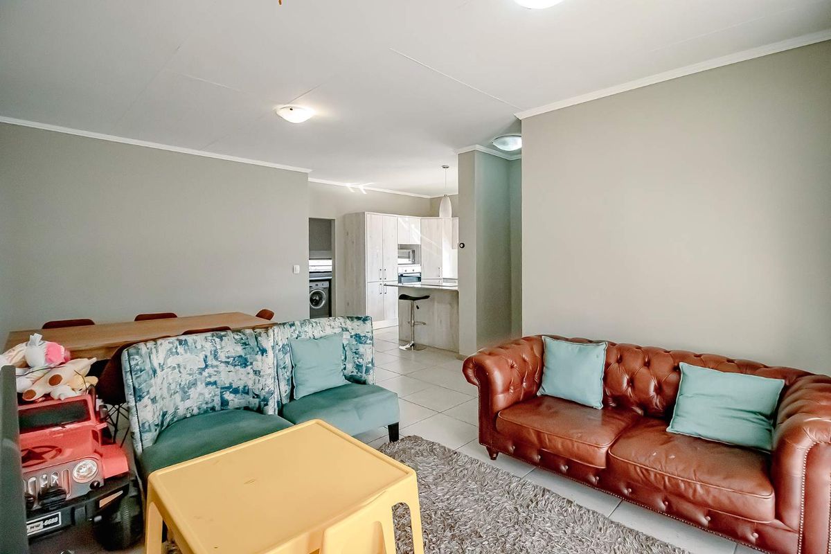 Three Bedroom home in Secure Estate - Photo 5