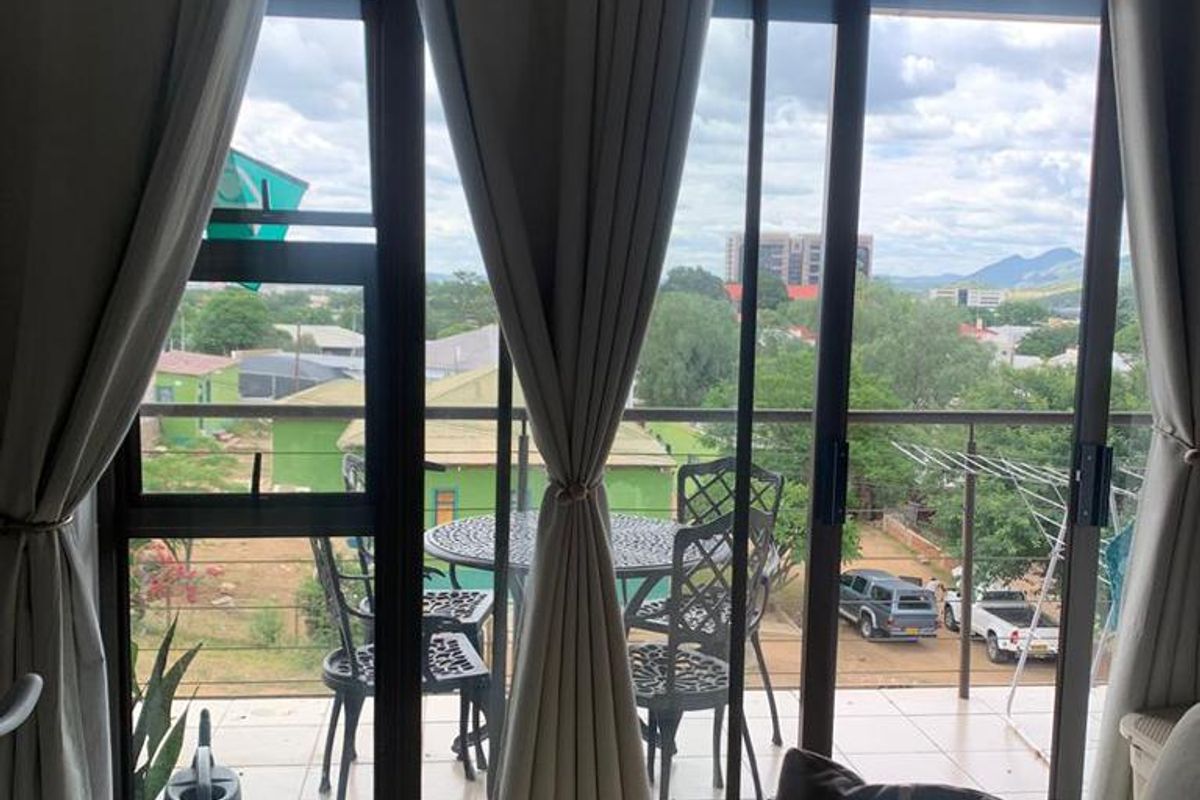 Bachelor flat for Sale City View – Windhoek West - Photo 2
