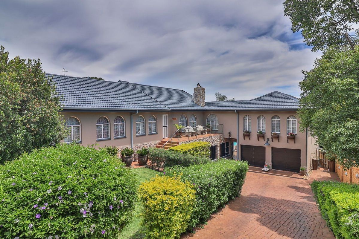 5 Bedroom House for Sale in Glenvista - Photo 2