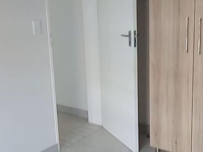 Large Garden Apartment For Sale in Modderfontein - Photo 7