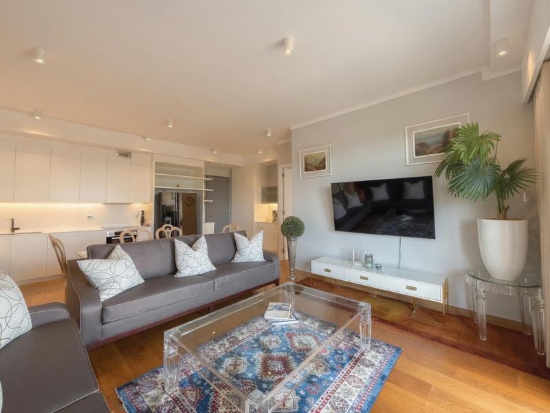 Fully Furnished 2 Bed, 2 Bath Luxury Apartment @ The Capital Trilogy - Photo 8