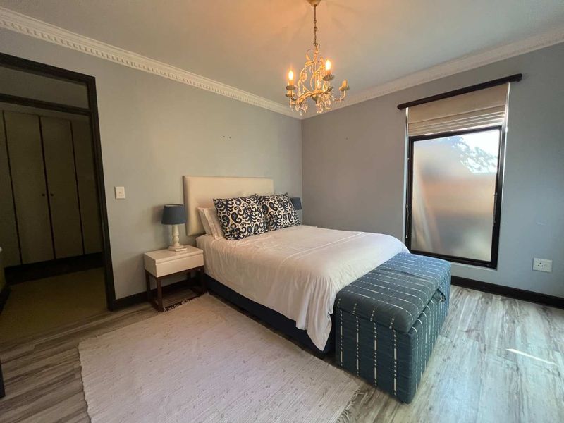 Stunning 5-Bedroom Family Home to Rent with Coastal Views - Photo 10