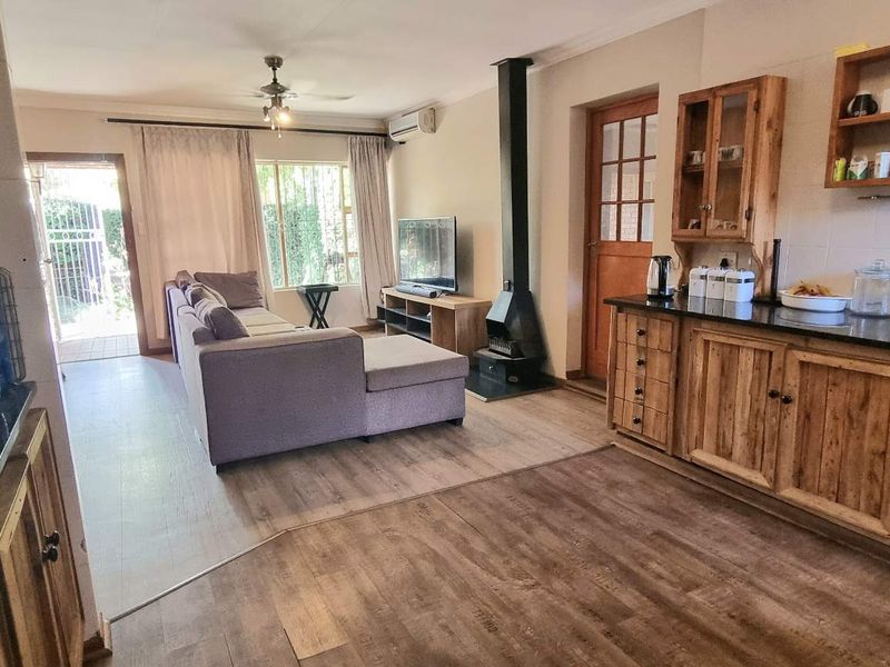 COMFORT, SPACE AND OPPORTUNITY KNOCKING - Photo 3