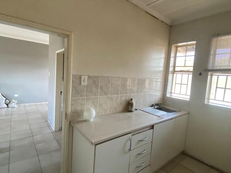 Prime location near CBD - enjoy convenience and vibrant city life! - Photo 5