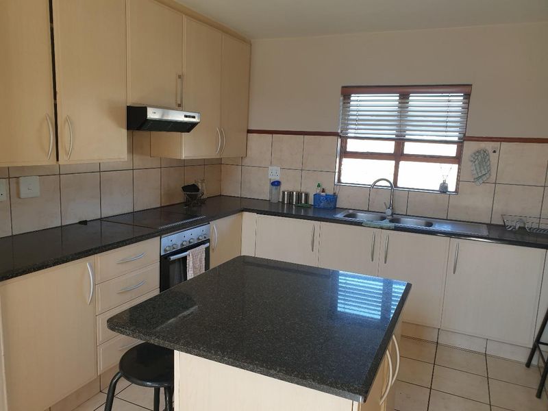 Two-Bedroom First Floor Apartment with a Loft for Sale in Waters Edge, Benoni - Photo 7