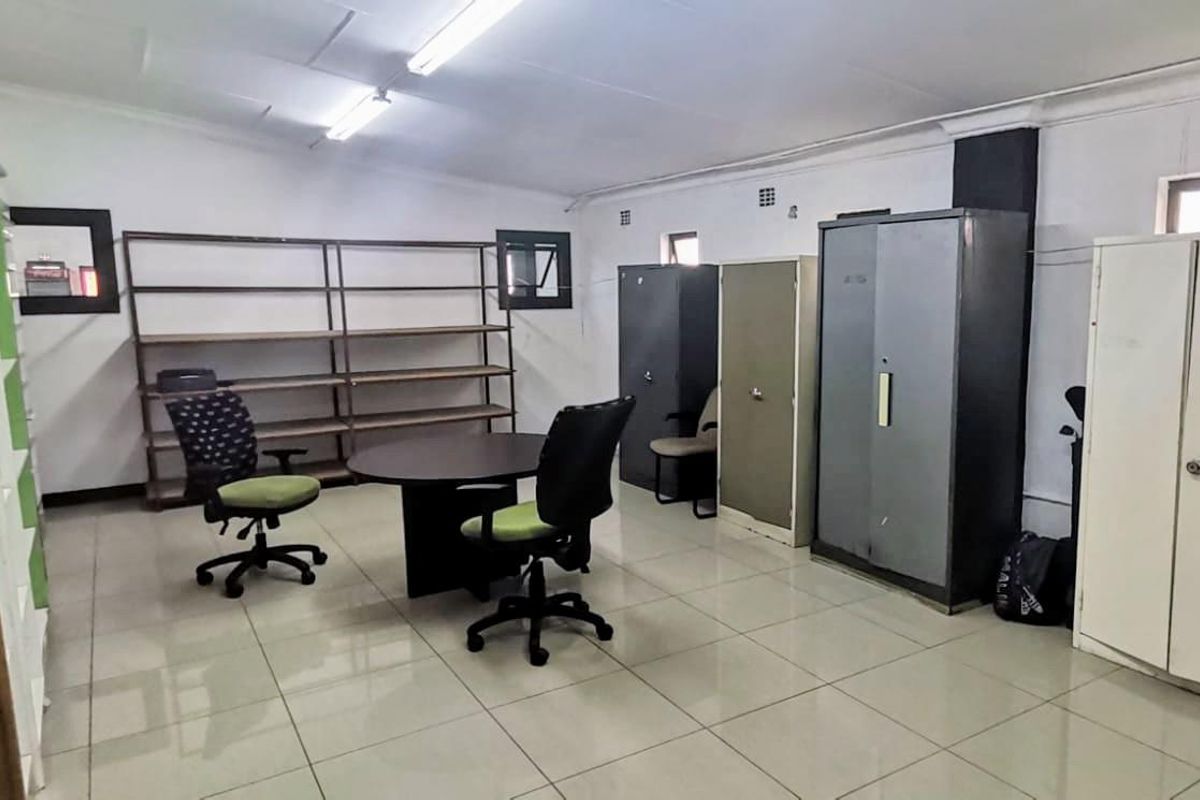MULTI-USE FACTORY OR WAREHOUSE FOR SALE IN ELECTRON - Photo 5