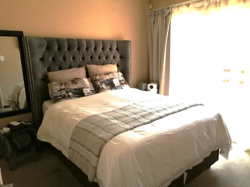 Two Bedroom Apartment For Sale - Photo 9