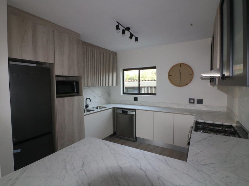 Stunning Newly Renovated Beachfront Oasis with Breathtaking Sea Views! - Photo 10