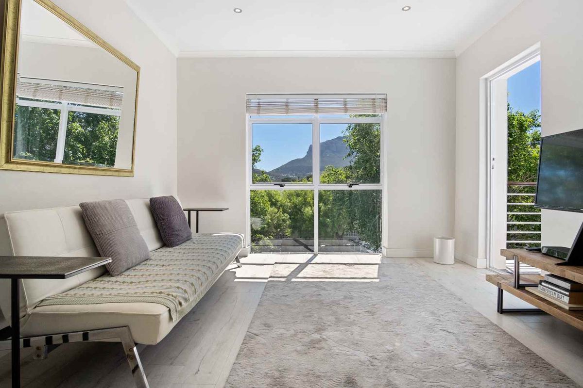 Modern Duplex apartment in Secure Hout Bay Estate - Photo 2