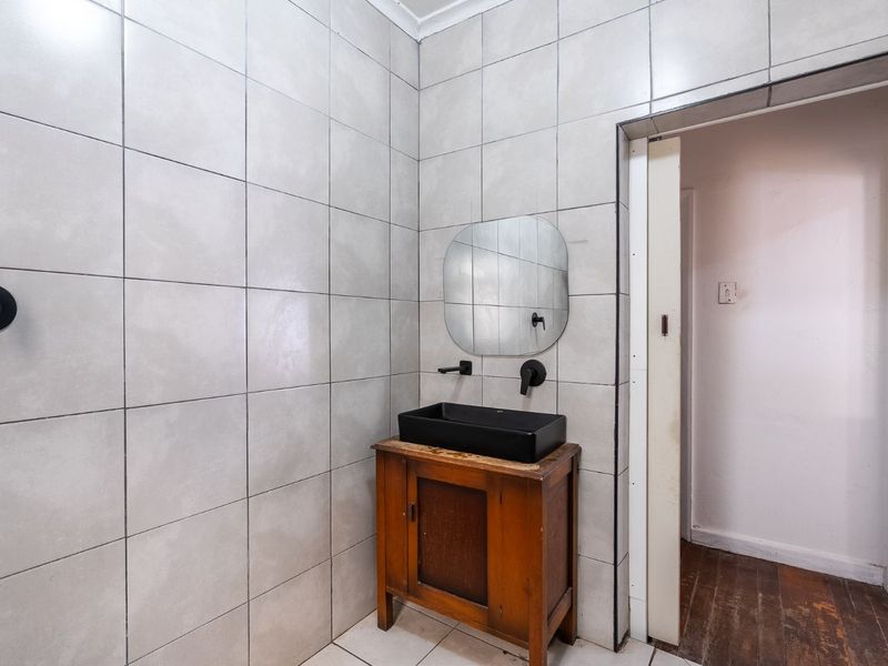 2 Bedroom Sem-Detached Family Home - Brooklyn - Photo 4