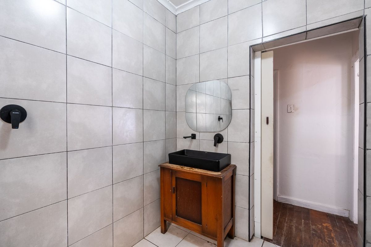 2 Bedroom Sem-Detached Family Home - Brooklyn - Photo 4