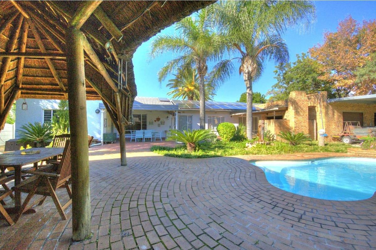 Spacious 4 bed Home with Designer Pool, Lapa with plenty space for parking! The Entertainer’s Dream! - Photo 5