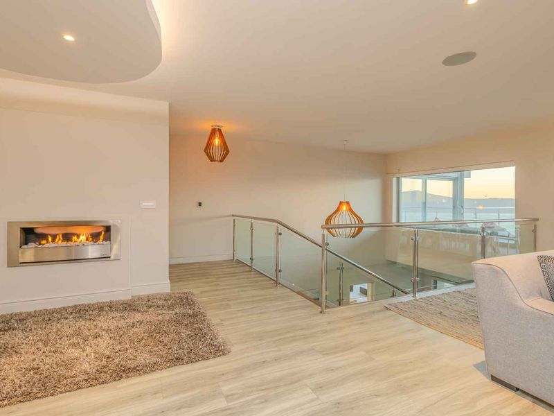 Elevated Luxury with Breathtaking Langebaan Lagoon Views - Photo 4