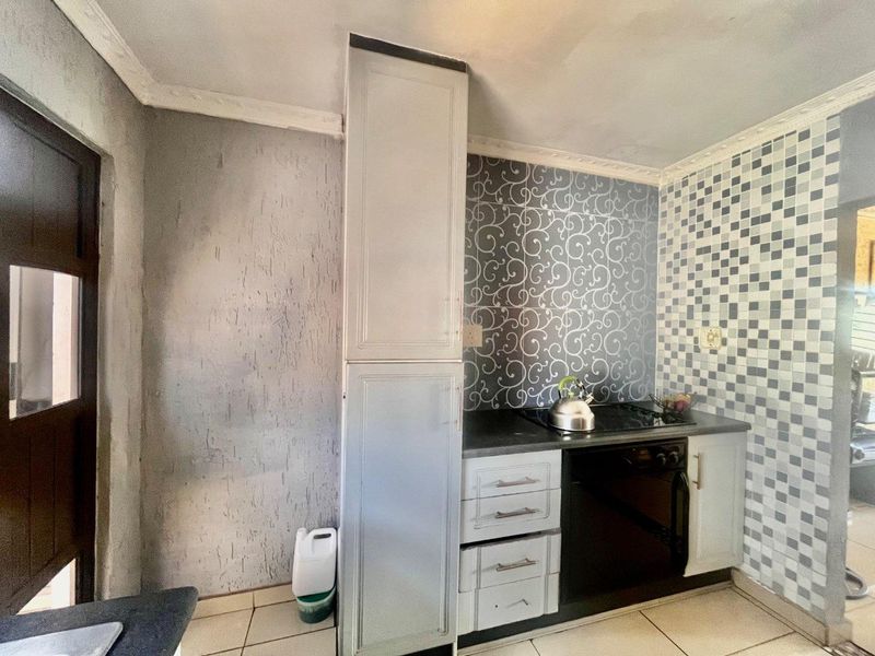 Beautiful home on the market - Photo 5