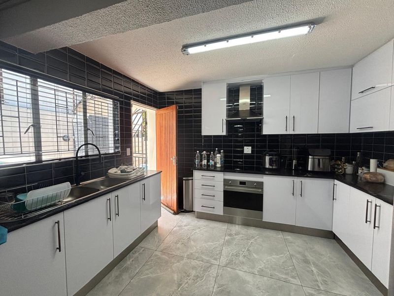 Newly renovated home for sale in Kleine Kuppe - Photo 8