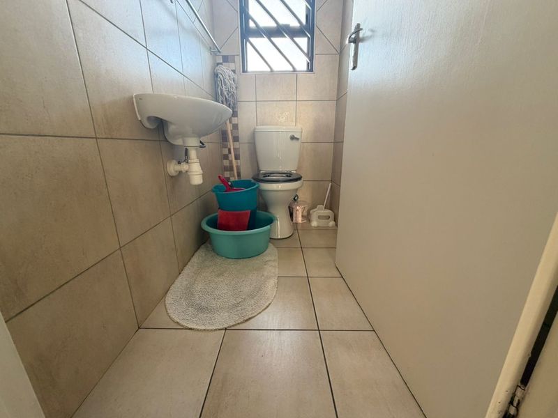 2 BEDROOM APARTMENT FOR SALE - ROCKY CREST - Photo 7