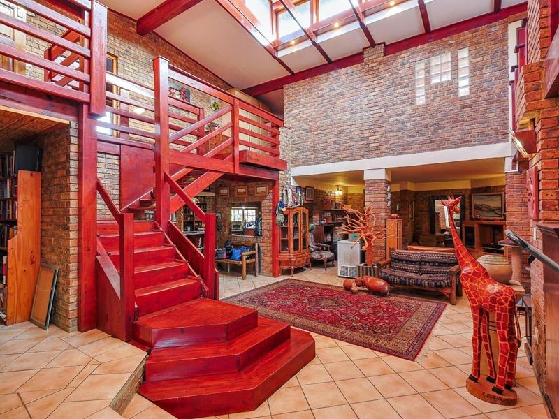 Ultimate Dual Living Opportunity: Two Homes, Solar Power, and a Borehole in Erasmuskloof - Photo 8