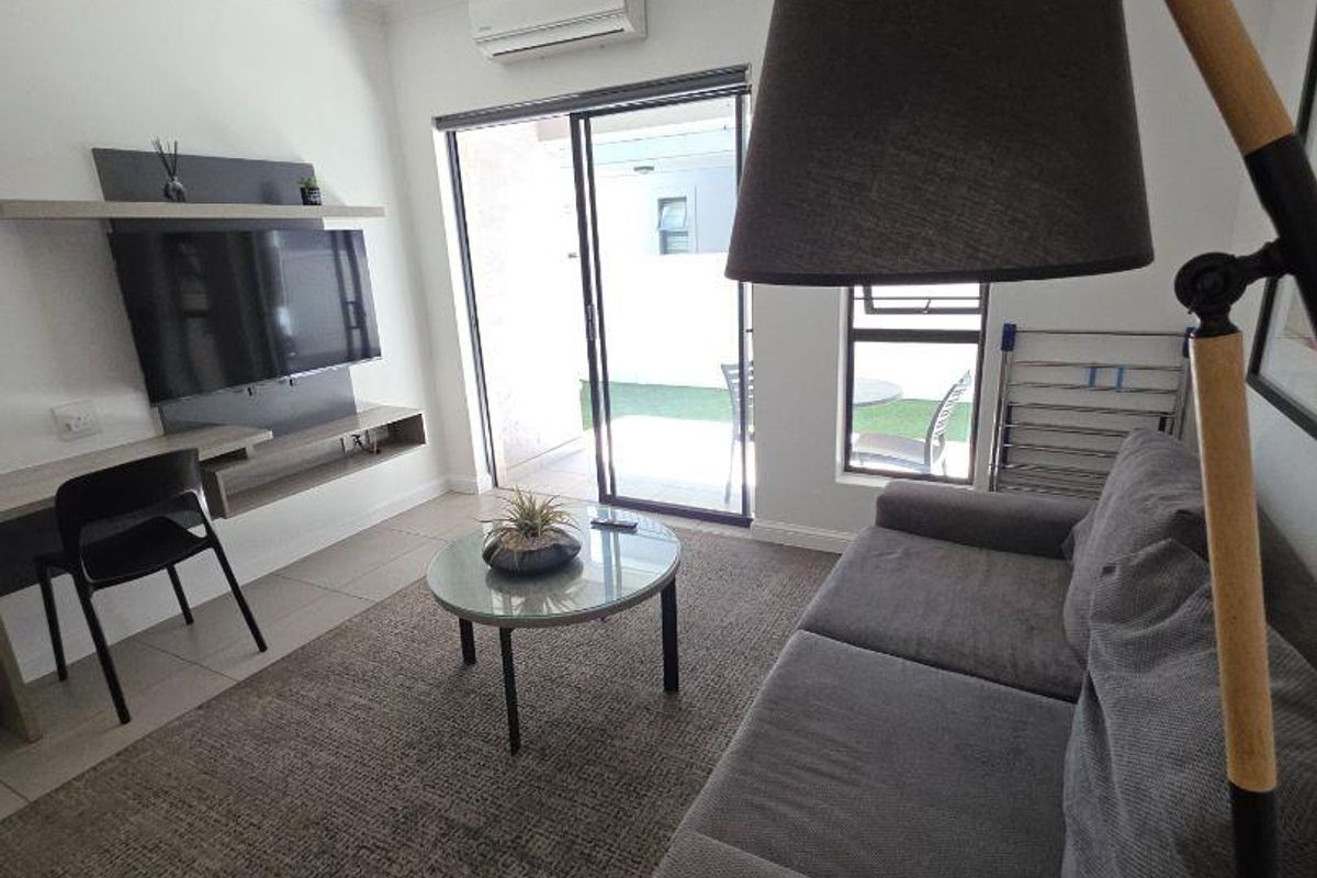 SOPHISTICATED FULLY FURNISHED 1 BED GROUND FLOOR APARTMENT IN MORNINGSIDE - Photo 3