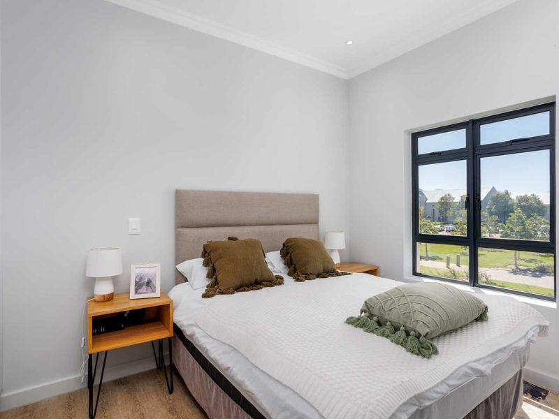 Spacious North-Facing Two-Bedroom Luxury Suite at Val de Vie Evergreen - Photo 9