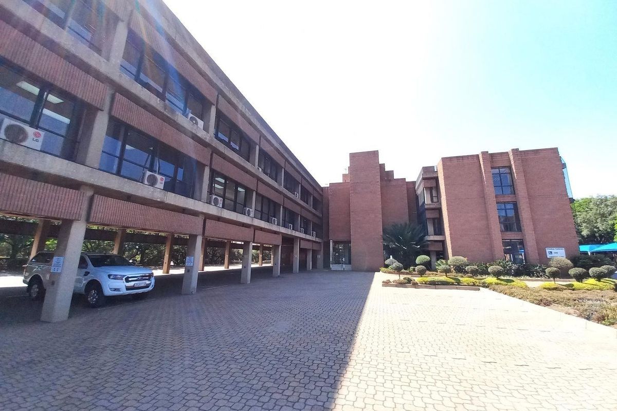441m2 Alrode Office To Let - Photo 3