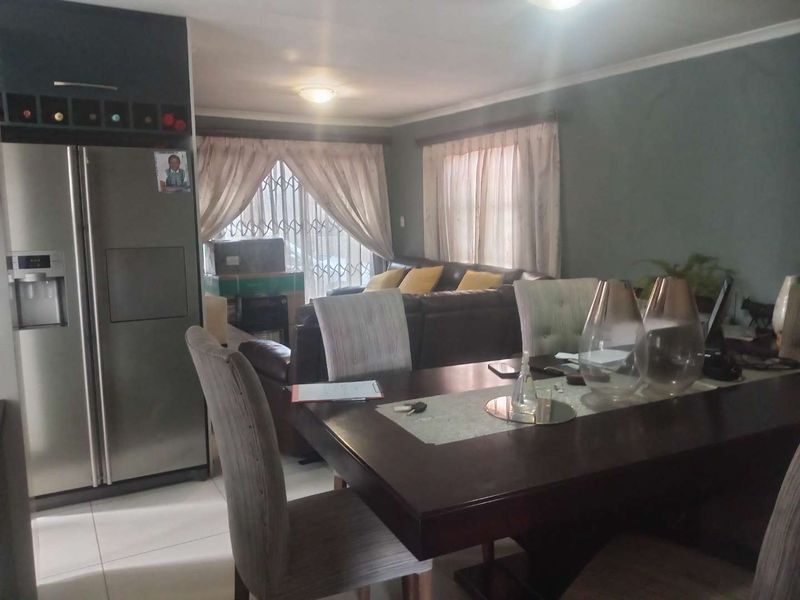 THREE BEDROOM HOUSE TO RENT IN WINDMILL PARK EXT 12 - Photo 6