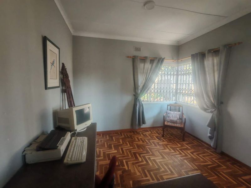 EXCLUSIVE MANDATE - IDEAL FOR MEDICAL OFFICES, ACCOUNTING FIRMS - CLOSE TO UNITAS HOSPITAL - Photo 10