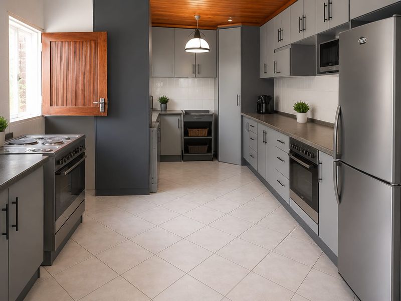 Charming and Well-Maintained 5 Bedroom Family Home with a Tranquil Garden - Photo 6
