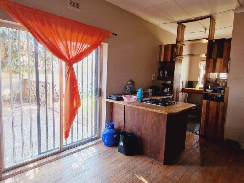 Family Home Alberton - Photo 4