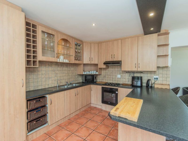 A House with many Talents - Photo 4