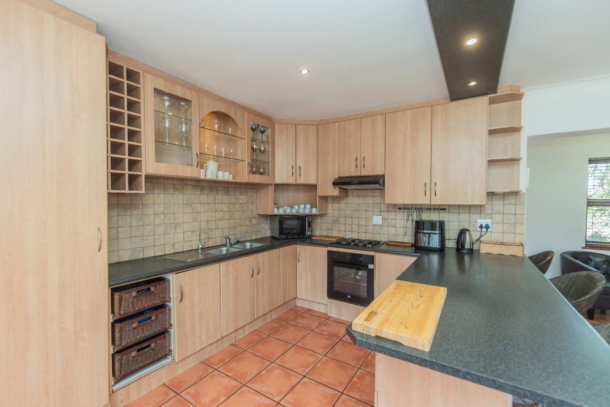 A House with many Talents - Photo 4