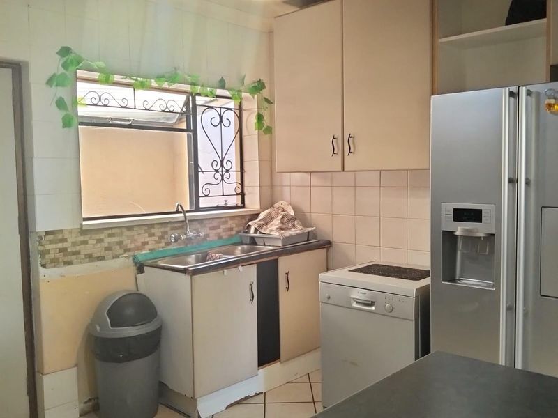 3-Bedroom Home with Flatlet in Verwoerdpark – Endless Potential! - Photo 7
