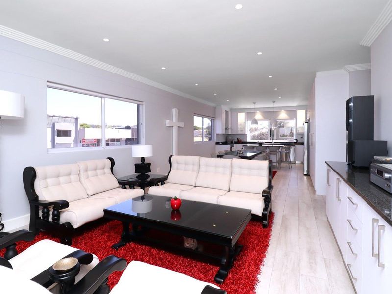Hidden Gem in Oakdale- Newly renovated apartment - Photo 5