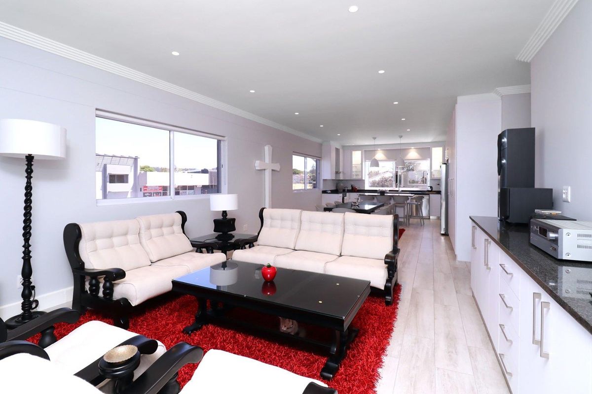 Hidden Gem in Oakdale- Newly renovated apartment - Photo 5