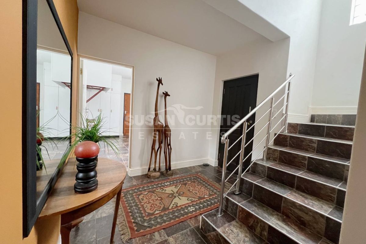 Spacious Triple-Story Home with Breathtaking Sea Views – Ideal for Large Families or as a Holiday Getaway - Photo 2