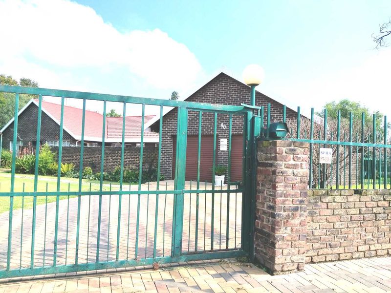 FAMILY HOME FOR SALE IN SHARON PARK ESTATE - Photo 2