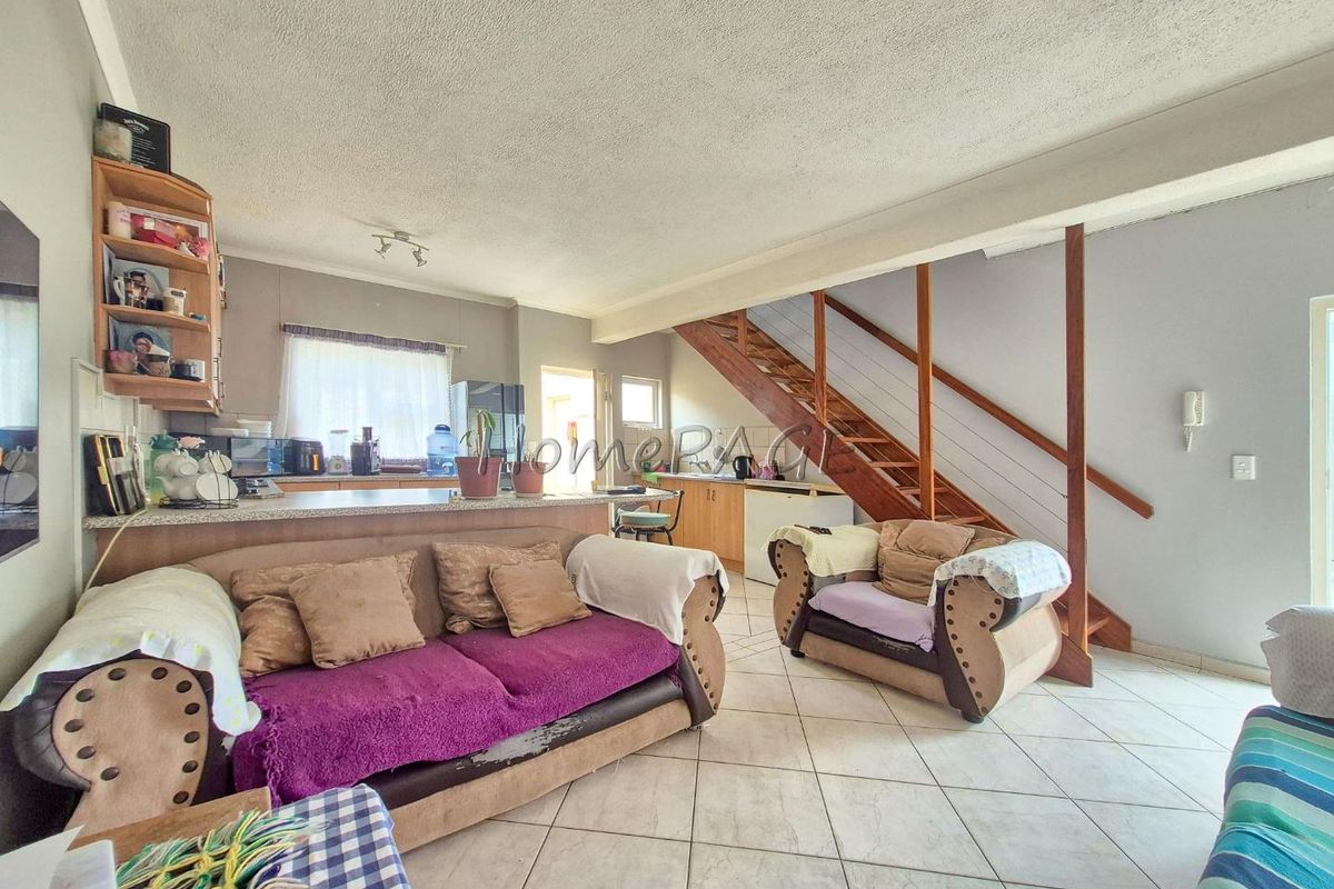 Hermes, Walvis Bay:  3 Bedr Townhouse In Mola Mola Complex is for sale - Photo 5