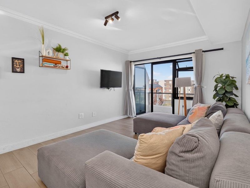 Beachside Living with Iconic Views of Table Mountain - Photo 8