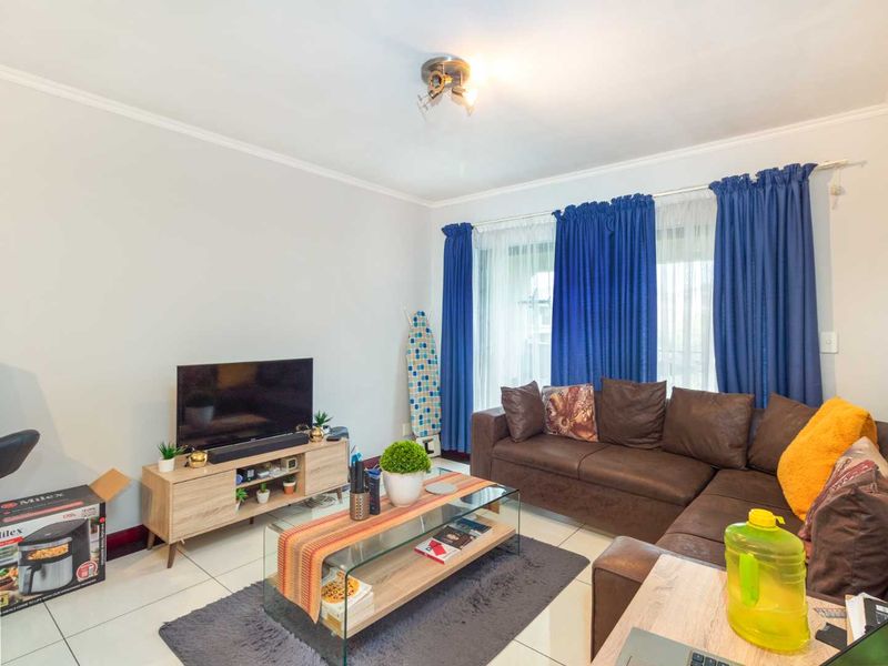 Luxury 1-Bedroom Apartment for Sale in Phoenix View Estate, Midrand - Photo 9