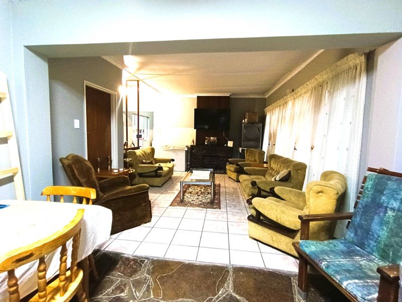 Well-Loved Family Home with Space for Everyone - Photo 6